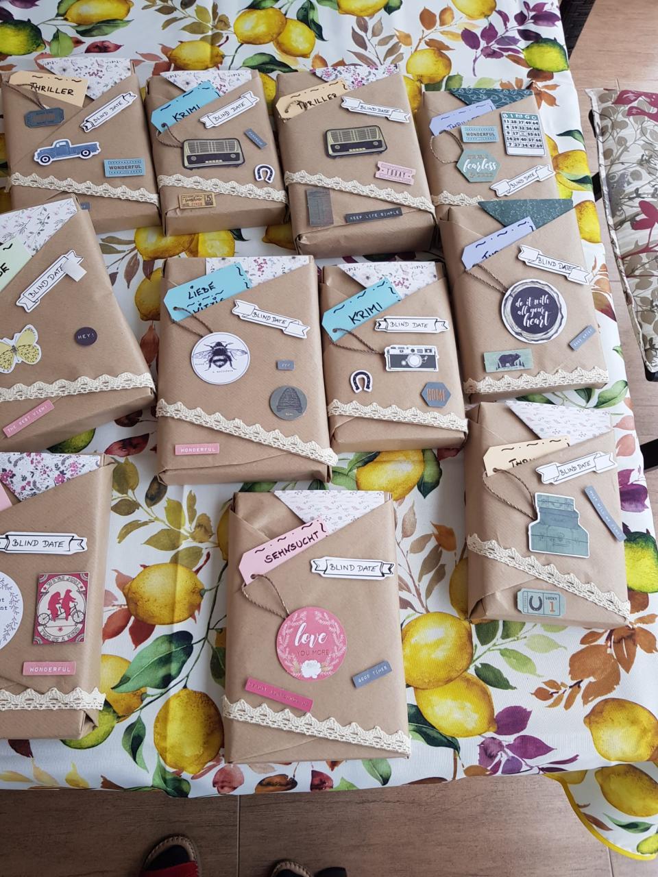 Verpackte Bücher - Aktion "Blind Date" mit Buch
