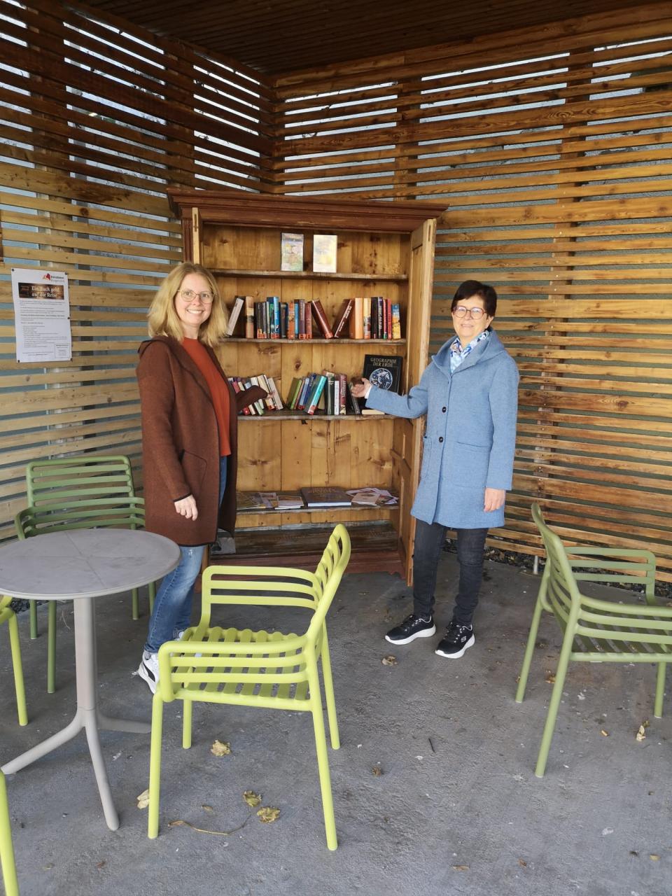 Bücherschrank